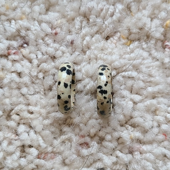 Two Matching Rings. - Picture 2 of 4